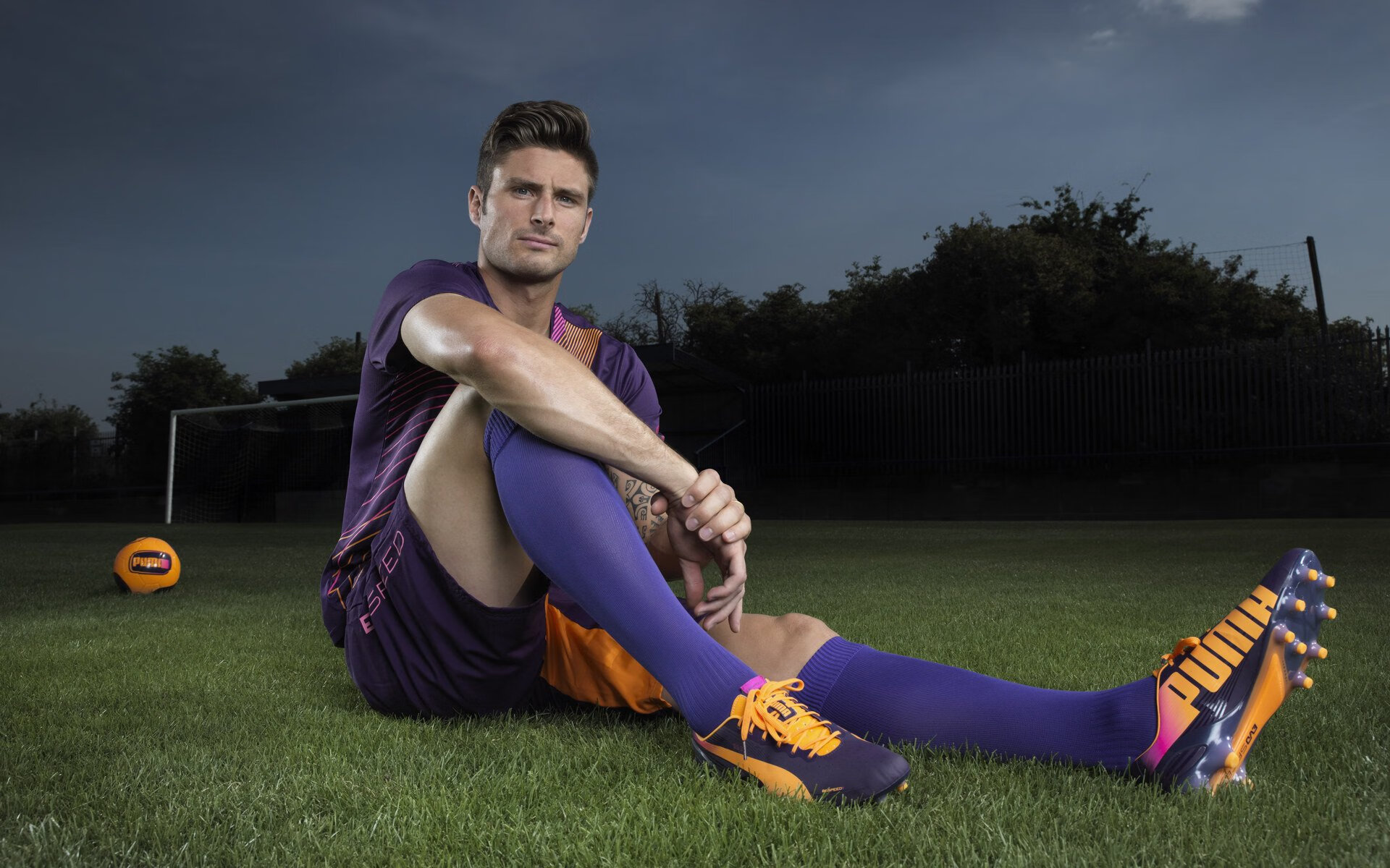 VAR再引争议！关键判罚左右比赛结果，球迷怒斥裁判不公