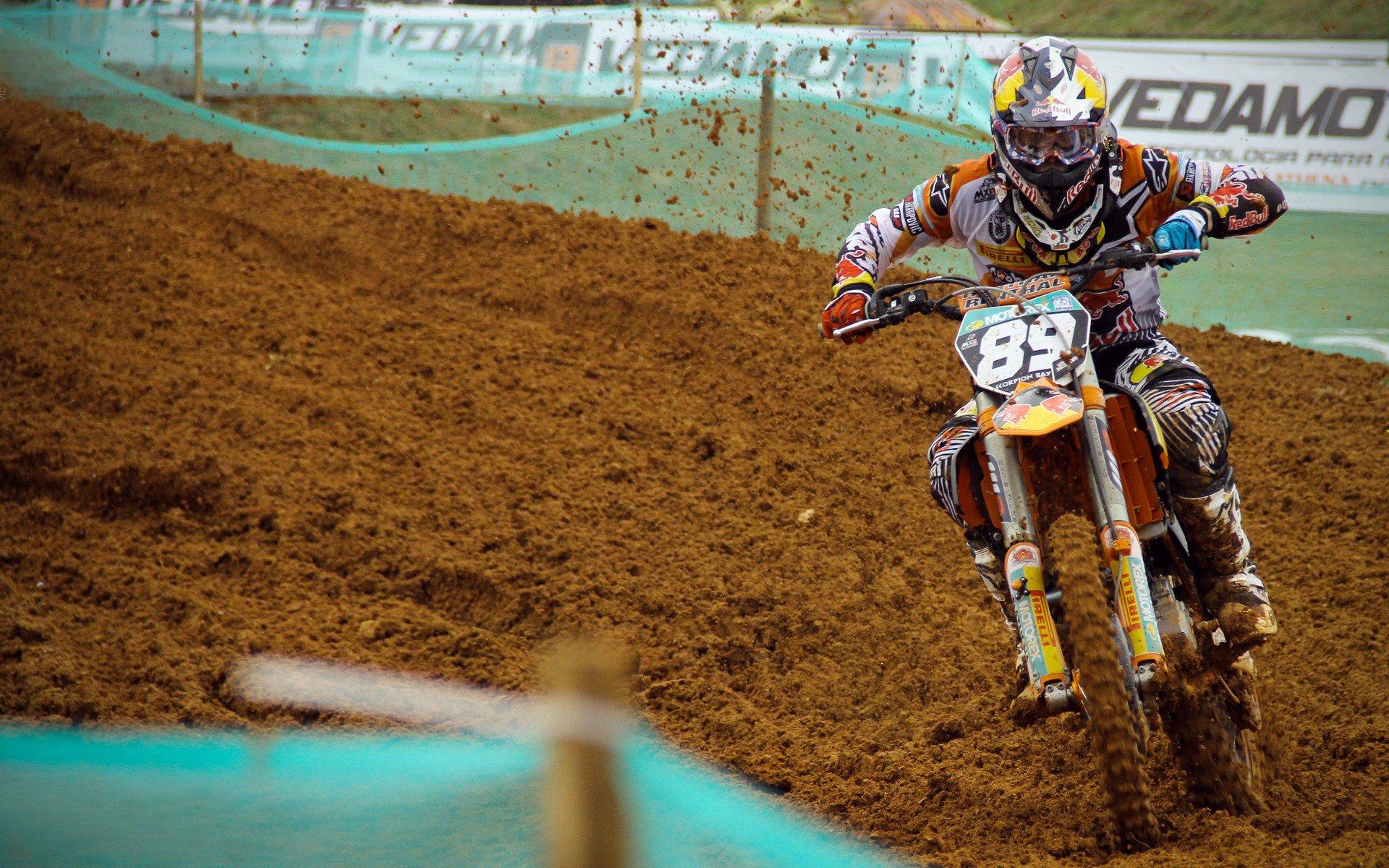 黑马逆袭！无名小将爆冷击败世界冠军，缔造体坛新传奇